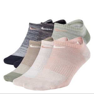 Nike everyday lightweight no show socks